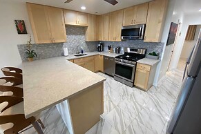 High-end Resort Condo Nestled on Molokai Shoreline