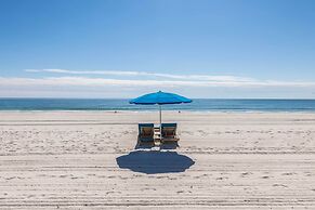 Gulf Shores Condo: Walk to Beach, The Hangout