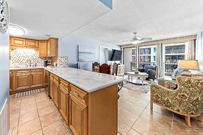 Gulf Shores Condo: Walk to Beach, The Hangout