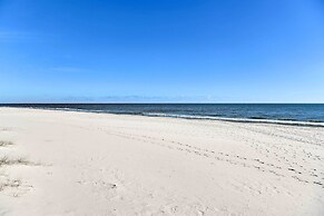 Gulf Shores Condo: Walk to Beach, The Hangout