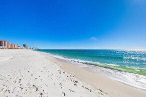 Gulf Shores Condo: Walk to Beach, The Hangout