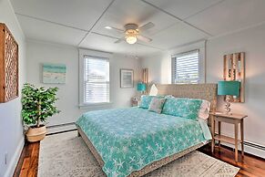Cozy Coastal Cottage: 5 Mi to Narragansett Beach!
