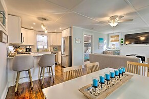 Cozy Coastal Cottage: 5 Mi to Narragansett Beach!