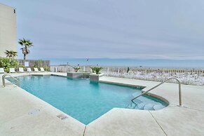 Beachfront Gulf Shores Condo w/ Pool