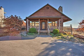 Updated Cabin w/ 360-degree Mtn View: 1 Mi to Lake