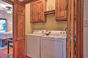 Updated Cabin w/ 360-degree Mtn View: 1 Mi to Lake
