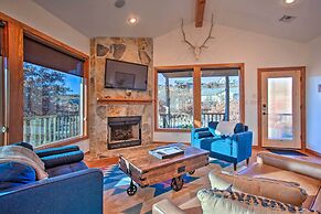 Updated Cabin w/ 360-degree Mtn View: 1 Mi to Lake