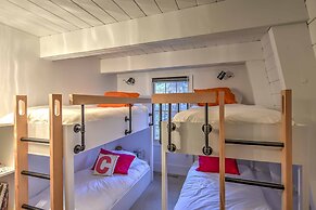 Tahoe City A-frame Home 10 Mi to Skiing!