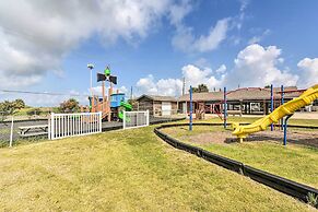 1 Mi to Shore: Bright Jamaica Beach Getaway!