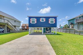 1 Mi to Shore: Bright Jamaica Beach Getaway!