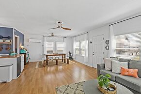 1 Mi to Shore: Bright Jamaica Beach Getaway!