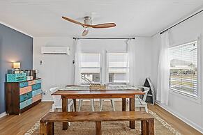 1 Mi to Shore: Bright Jamaica Beach Getaway!