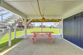 1 Mi to Shore: Bright Jamaica Beach Getaway!