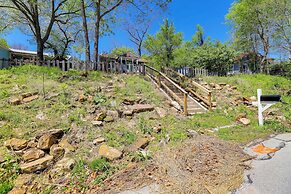 Fayetteville Retreat w/ Yard - Walk to Campus!