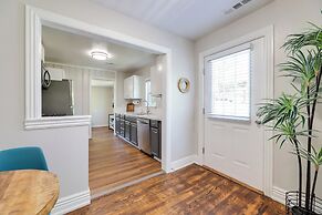 Fayetteville Retreat w/ Yard - Walk to Campus!