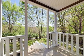 Fayetteville Retreat w/ Yard - Walk to Campus!