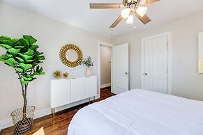 Fayetteville Retreat w/ Yard - Walk to Campus!
