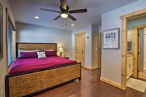 Truckee Family Home, Walk to Lake + 5 Mi to Skiing