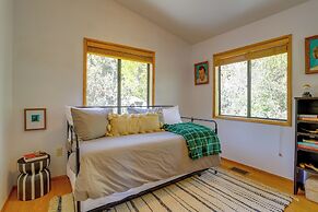 Idyllwild Cabin w/ Deck & Tahquitz Peak Views