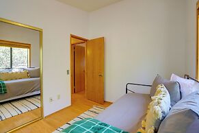 Idyllwild Cabin w/ Deck & Tahquitz Peak Views