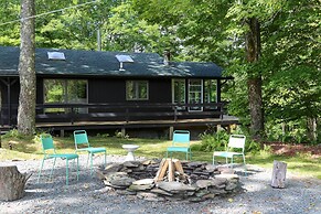 Modern Hideaway w/ Deck + State Forest Access