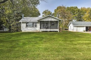 Charming Neenah House w/ Porch on Lake Winnebago!