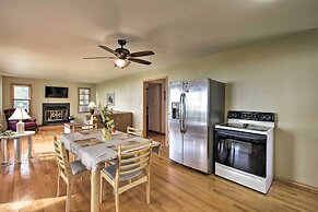 Charming Neenah House w/ Porch on Lake Winnebago!