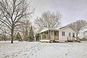 Charming Neenah House w/ Porch on Lake Winnebago!