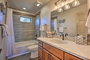 Balconies & Idyllic Views: Grand Lake Haven!