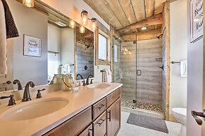 Balconies & Idyllic Views: Grand Lake Haven!