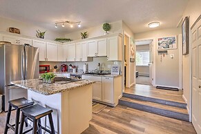 Keystone Condo w/ Patio & Mountain Views!