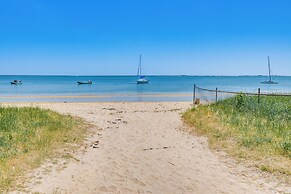 Distinctive Hamptons Home w/ Pool Near Bay, Ocean