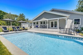 Distinctive Hamptons Home w/ Pool Near Bay, Ocean