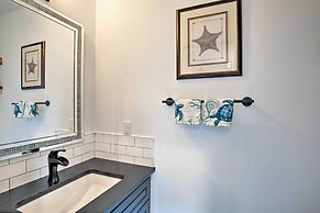 Distinctive Hamptons Home w/ Pool Near Bay, Ocean