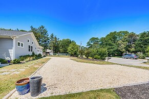 Distinctive Hamptons Home w/ Pool Near Bay, Ocean