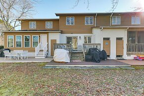 Walk to Bethany Beach Boardwalk: Coastal Retreat