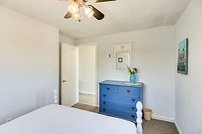 Quaint Coastal Cottage With Patio!