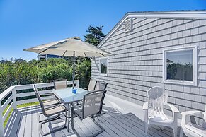 Quaint Coastal Cottage With Patio!