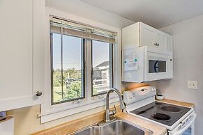 Quaint Coastal Cottage With Patio!