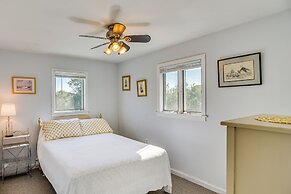 Quaint Coastal Cottage With Patio!