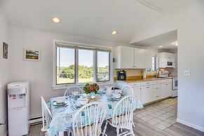 Quaint Coastal Cottage With Patio!