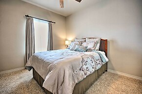 College Station Townhouse w/ Private Patio