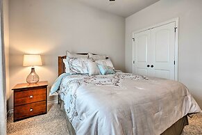 College Station Townhouse w/ Private Patio