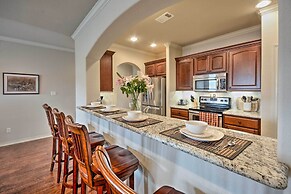 College Station Townhouse w/ Private Patio