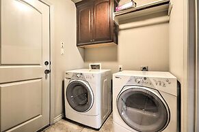 College Station Townhouse w/ Private Patio