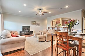 College Station Townhouse w/ Private Patio