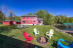 Spacious Lakeside Family Home on Big Bearskin Lake