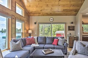 Spacious Lakeside Family Home on Big Bearskin Lake