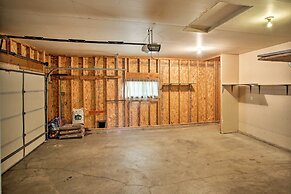 Suburban Gem W/yard+deck 5Mi From Dtwn Rochester!