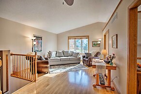 Suburban Gem W/yard+deck 5Mi From Dtwn Rochester!